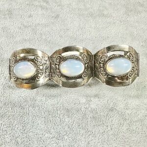 Hecho en Mexico Sterling 925 Antique Oval Moon Stone Cab Hinge Panel Bracelet